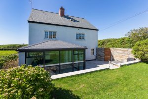 Solid roof extension