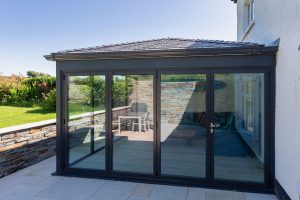Energy-efficient solid roof extension